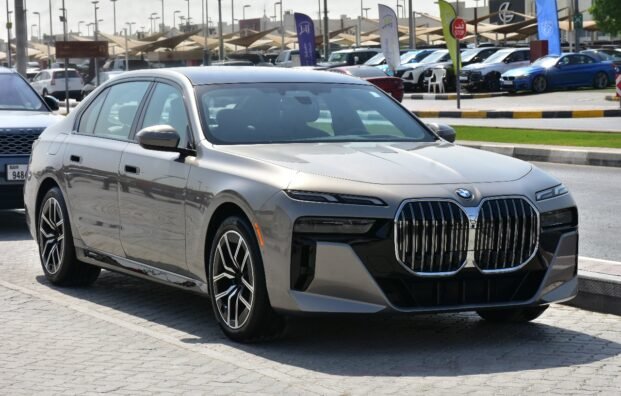 bmw 740i 2023