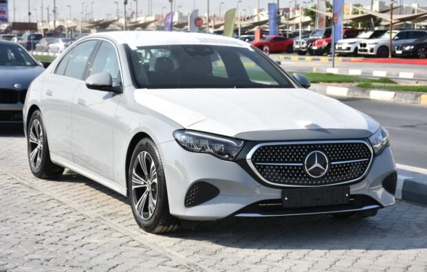 MERCEDES BENZ E200 2025