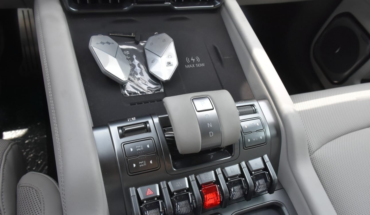 BYD LEOPARD 8