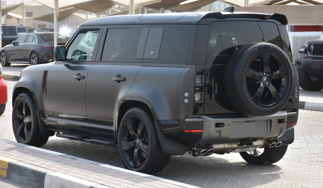 LAND ROVER DEFENDER