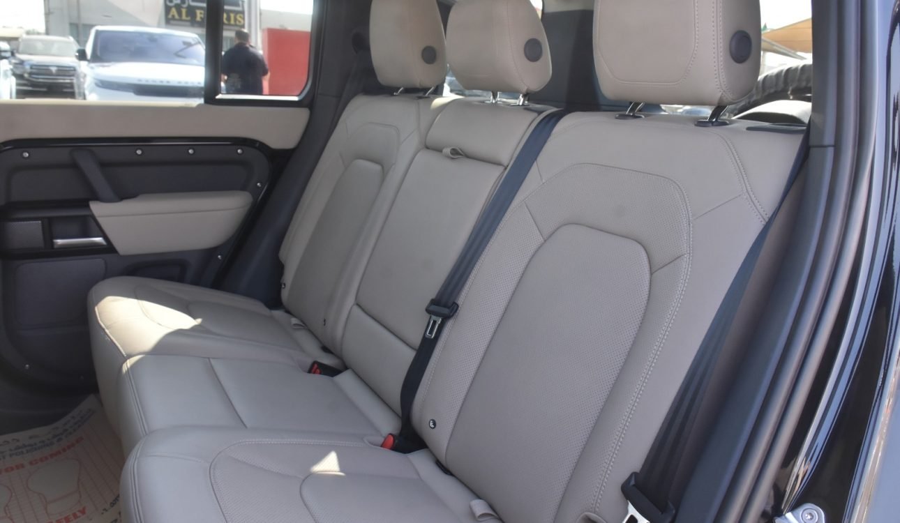 LAND ROVER DEFENDER 2024