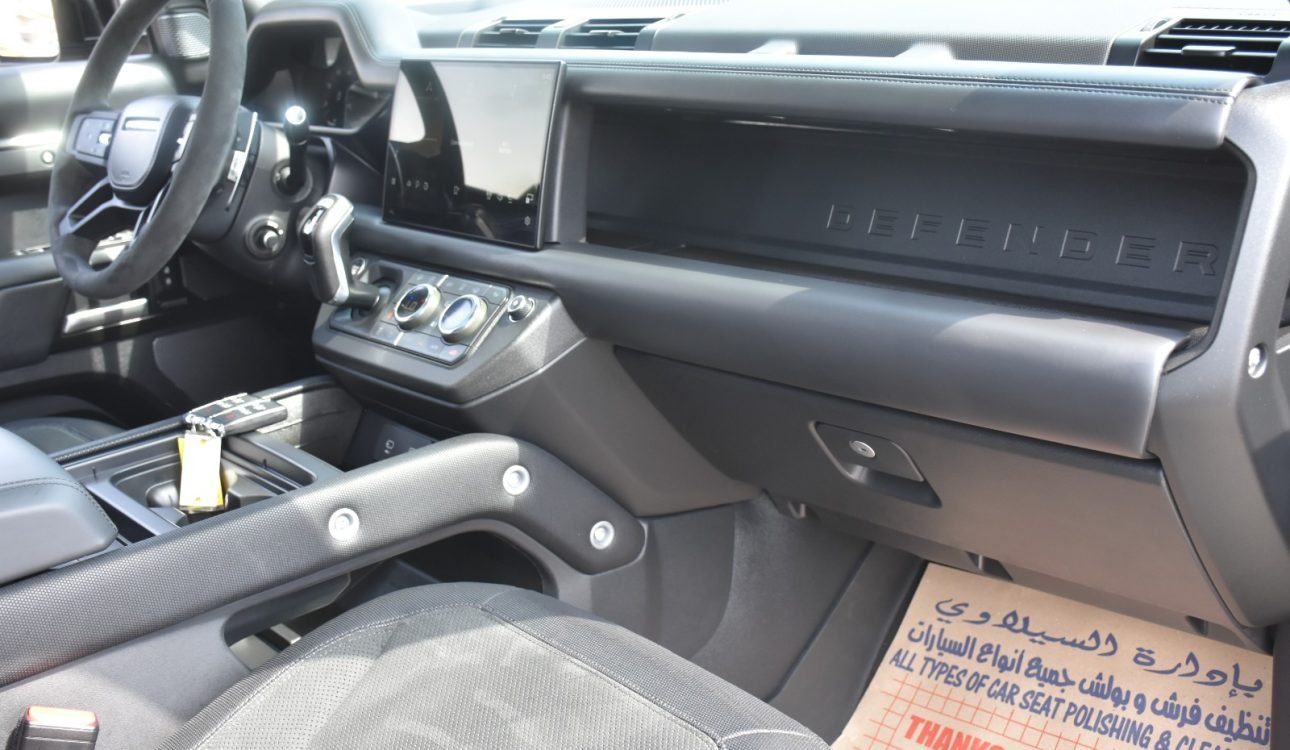 LAND ROVER DEFENDER
