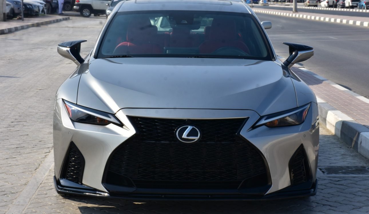 LEXUS IS350 2021