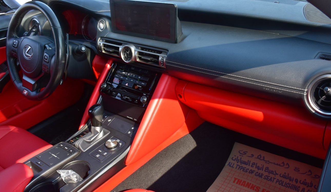LEXUS IS350 2021