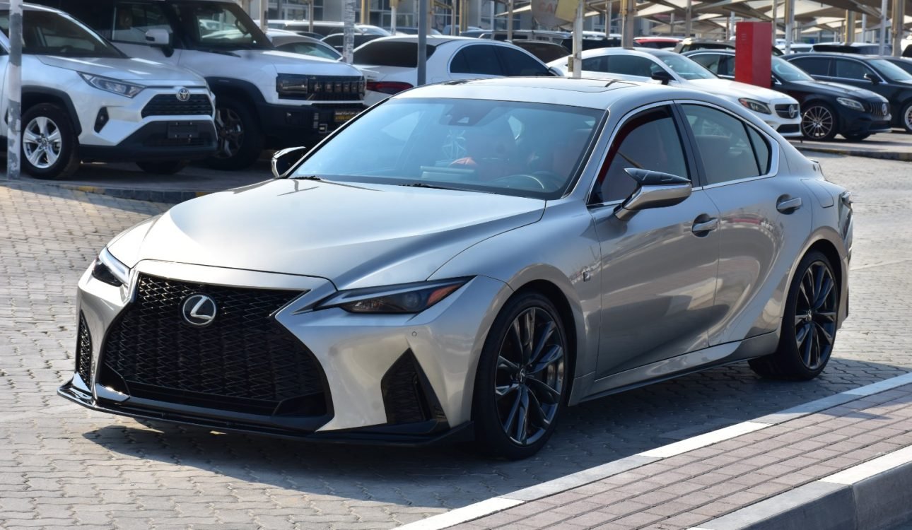 LEXUS IS350 2021