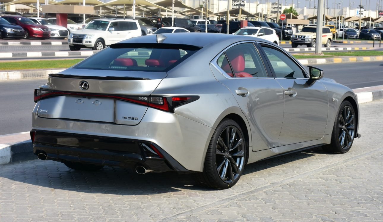 LEXUS IS350 2021