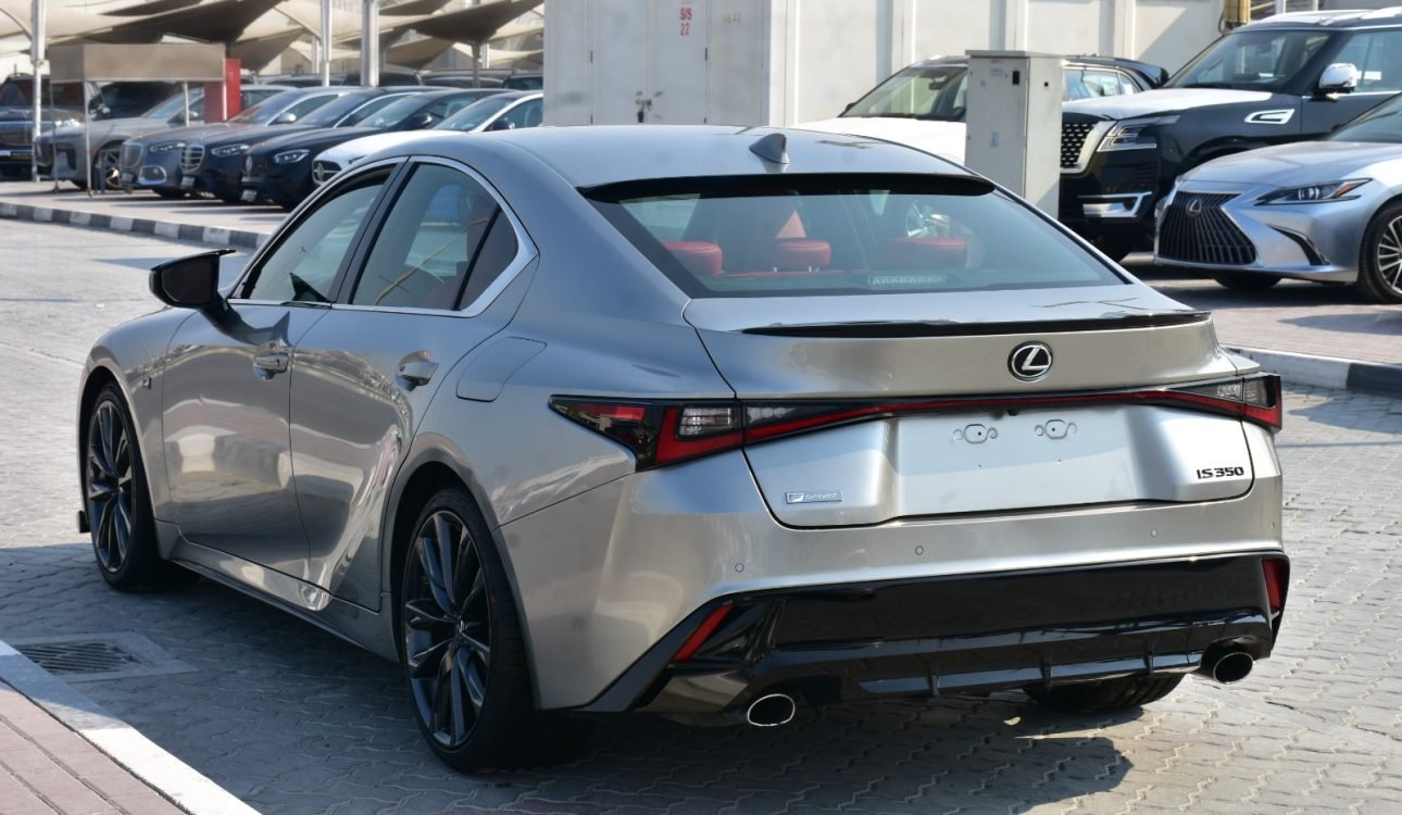 LEXUS IS350 2021