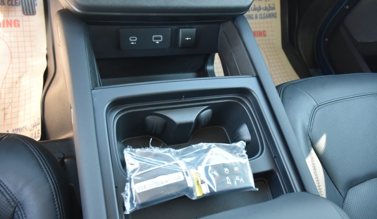 LAND ROVER DEFENDER 2024