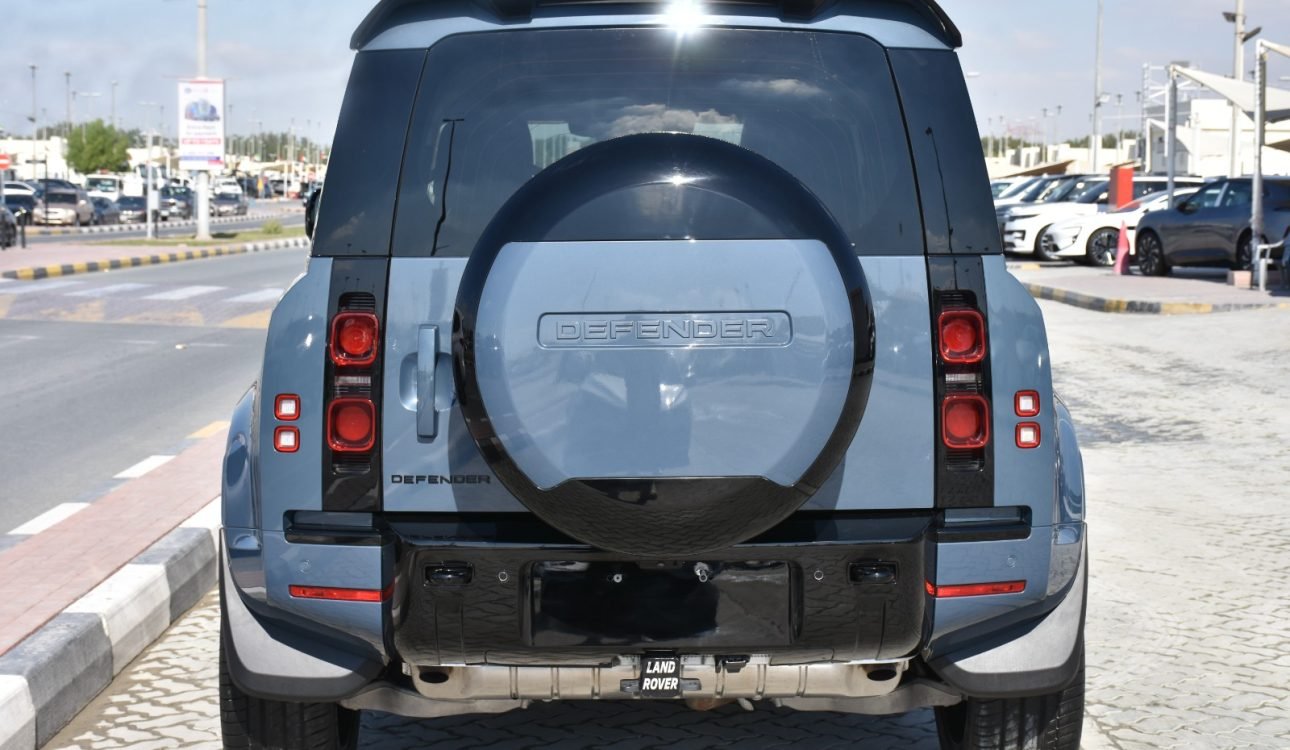 LAND ROVER DEFENDER 2024