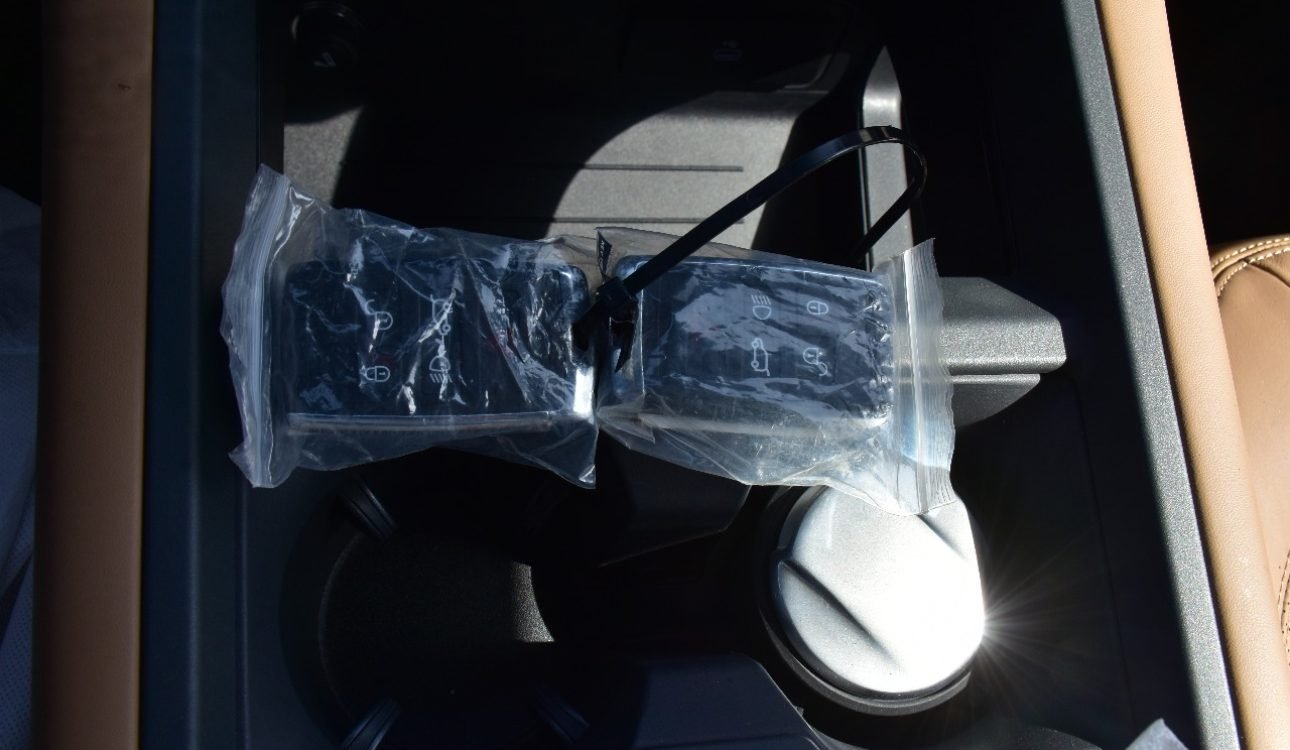 LAND ROVER DEFENDER 2025