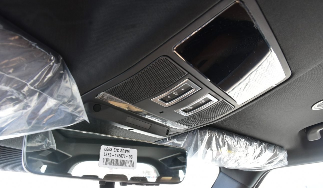 LAND ROVER DEFENDER 2025