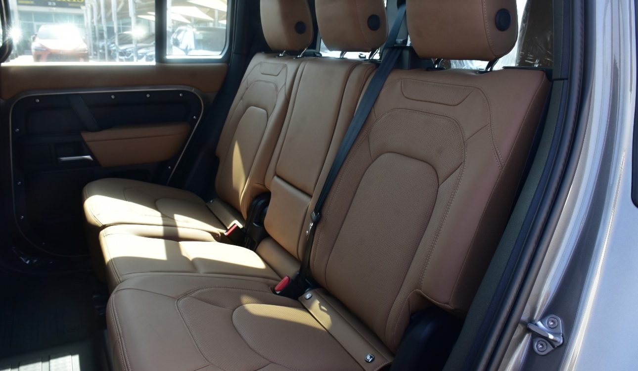 LAND ROVER DEFENDER 2025