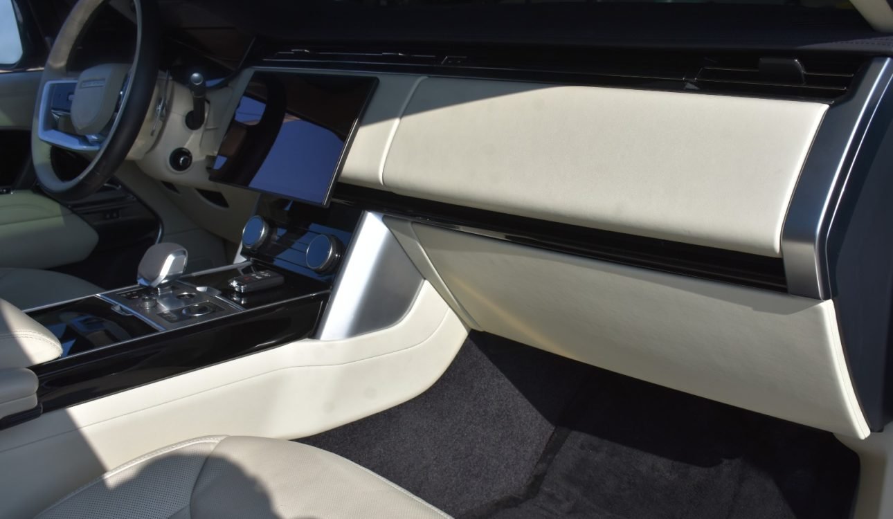 LAND ROVER RANGE ROVER SE 2023