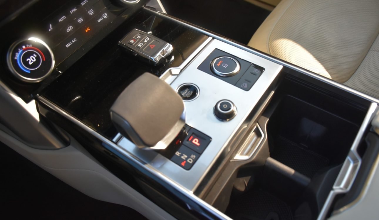 LAND ROVER RANGE ROVER SE 2023