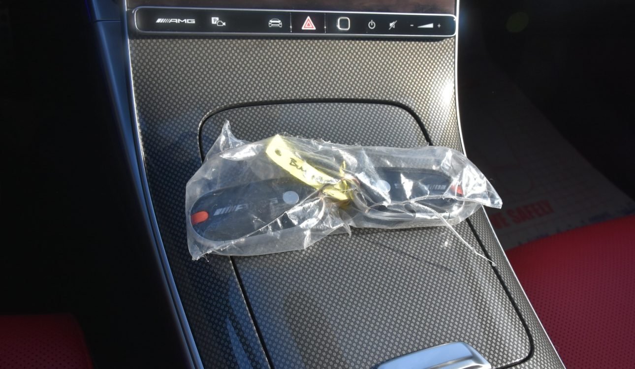 MERCEDES BENZ AMG C43 2023