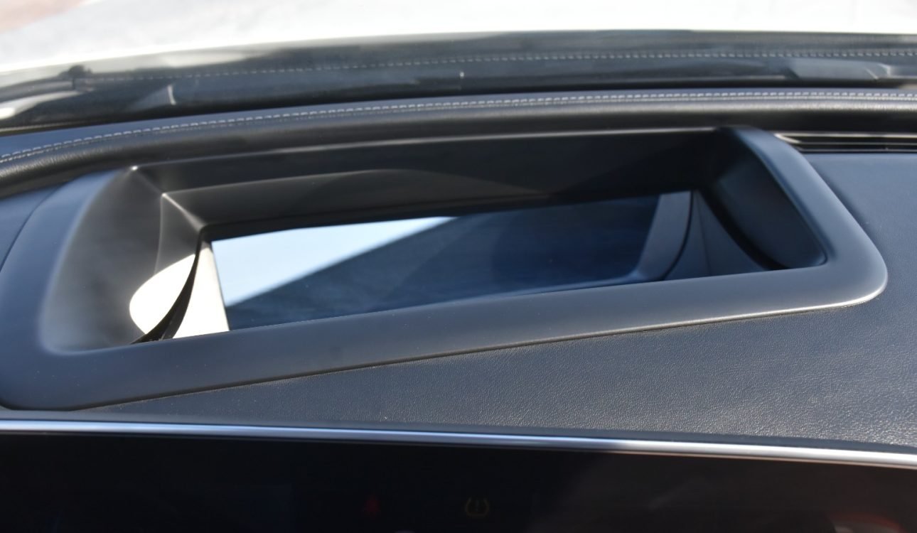 MERCEDES BENZ AMG C43 2023