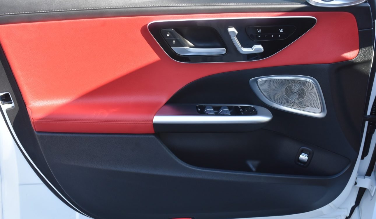 MERCEDES BENZ AMG C43 2023