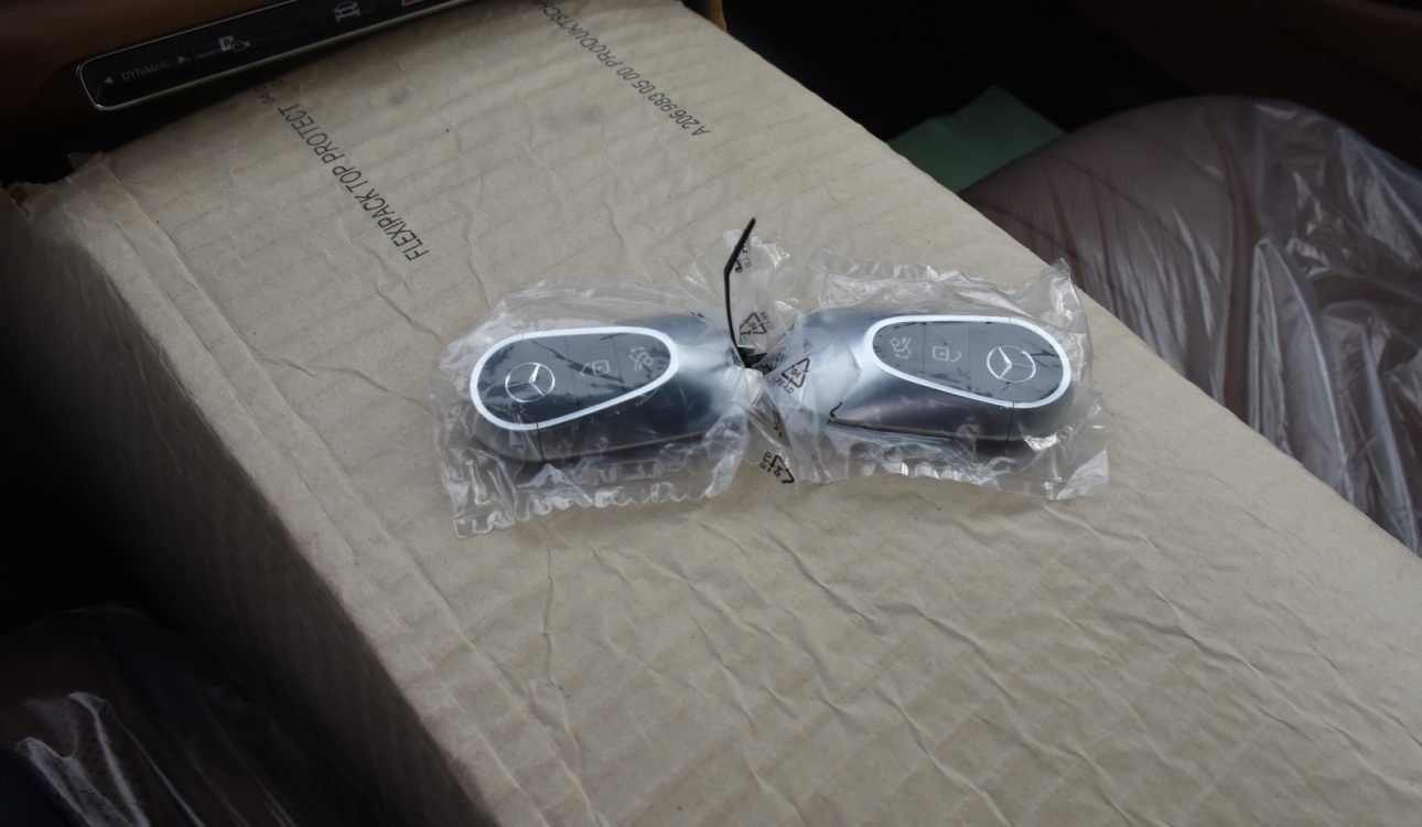 MERCEDES BENZ AMG E300 2026