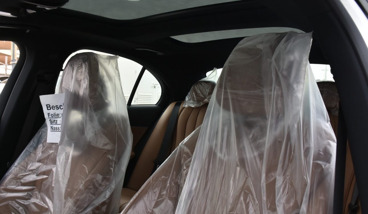 MERCEDES BENZ AMG E300 2026