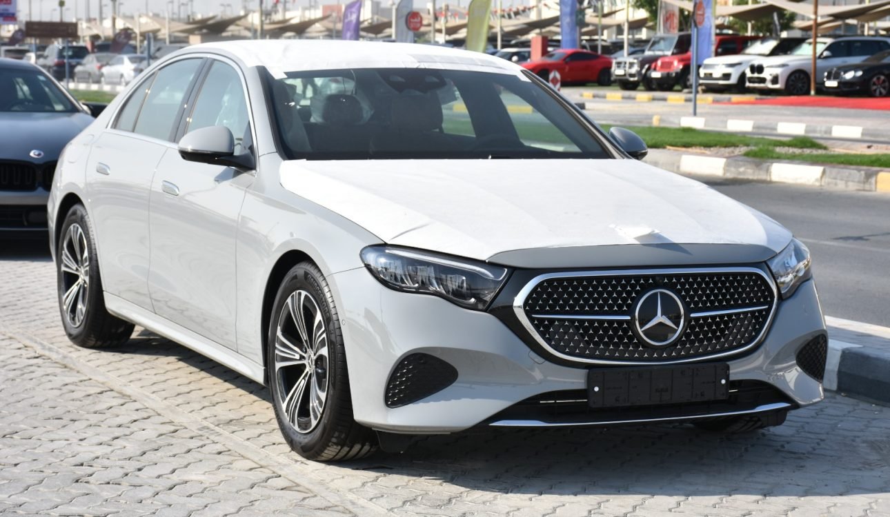 MERCEDES BENZ E200 2025