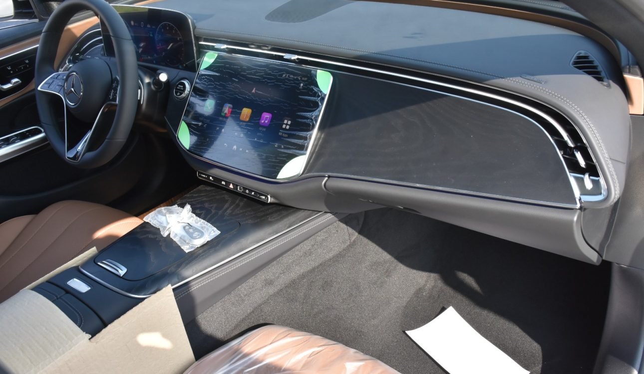 MERCEDES BENZ E200 2025