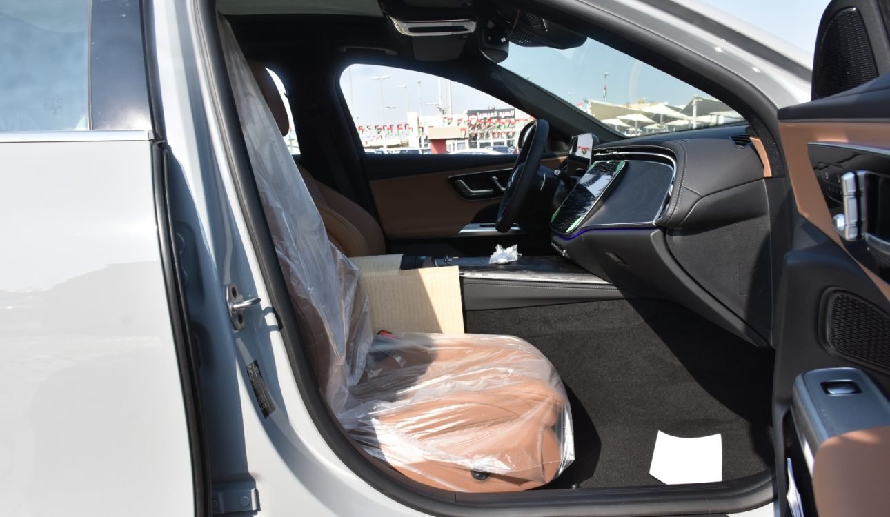 MERCEDES BENZ E200 2025