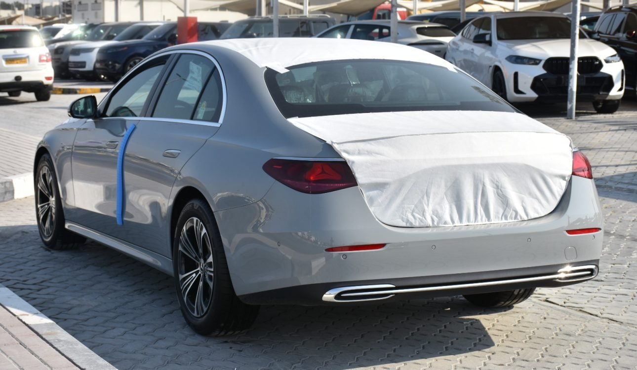 MERCEDES BENZ E200 2025