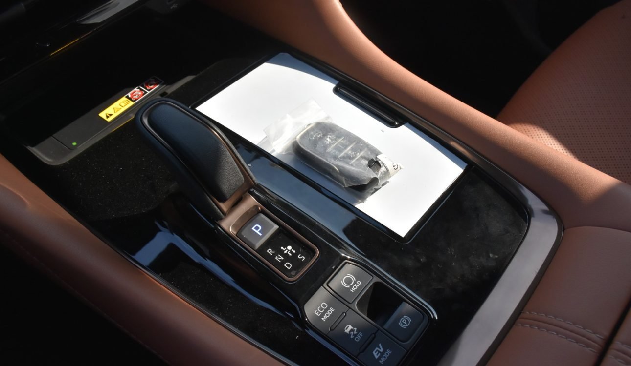 Toyota Alphard hev 2025