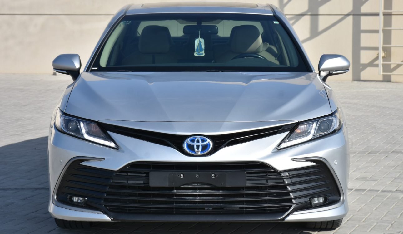 Toyota Camry hybrid 2023