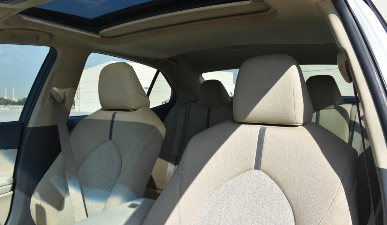 Toyota Camry hybrid 2023