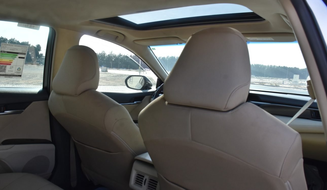 Toyota Camry hybrid 2023