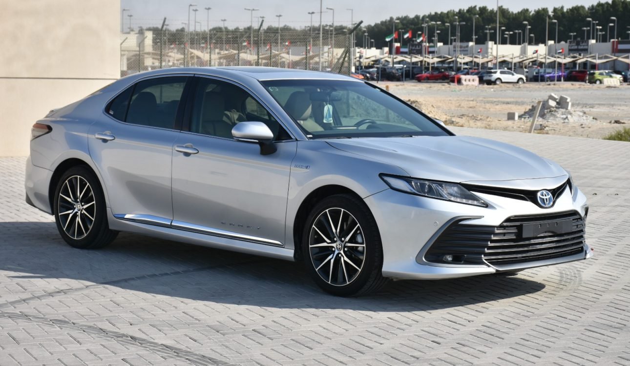 Toyota Camry hybrid 2023