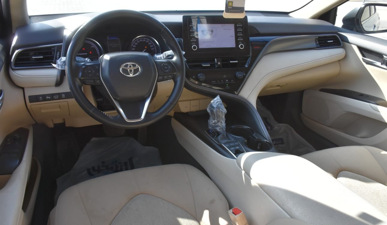 Toyota Camry hybrid 2023