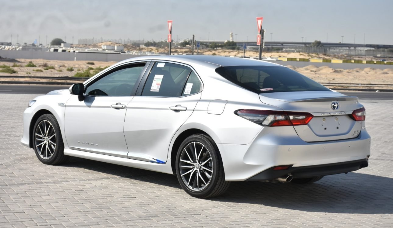 Toyota Camry hybrid 2023