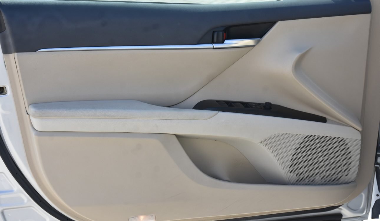 Toyota Camry hybrid 2023