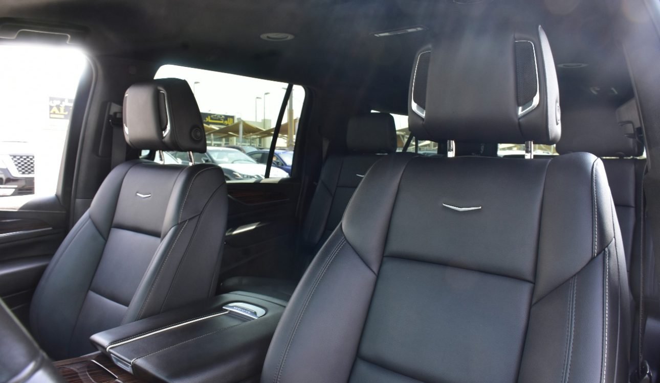 CADILLAC ESCALADE 2021