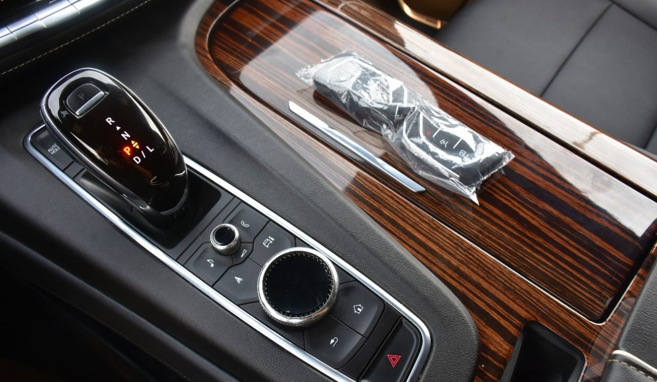 CADILLAC ESCALADE 2021