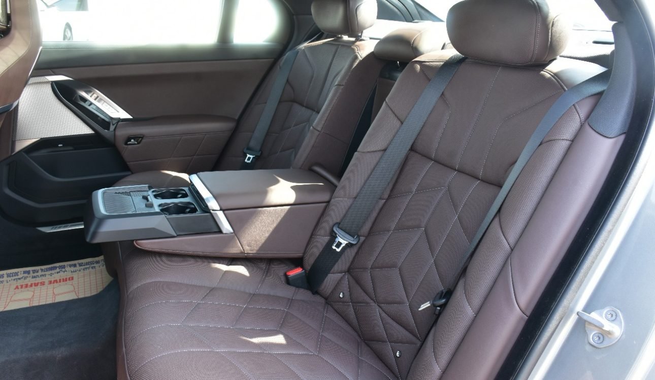 bmw 740i 2023