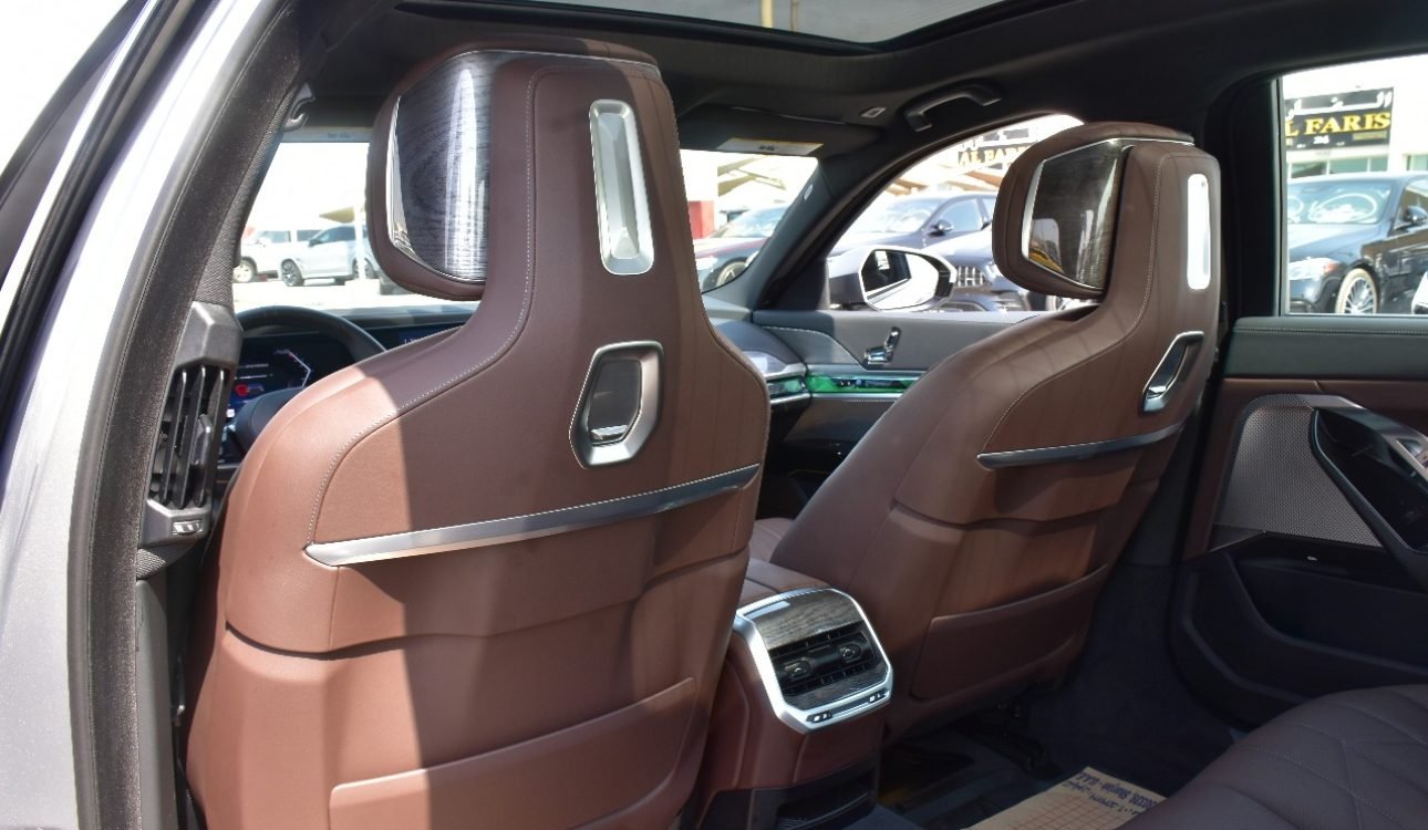 bmw 740i 2023