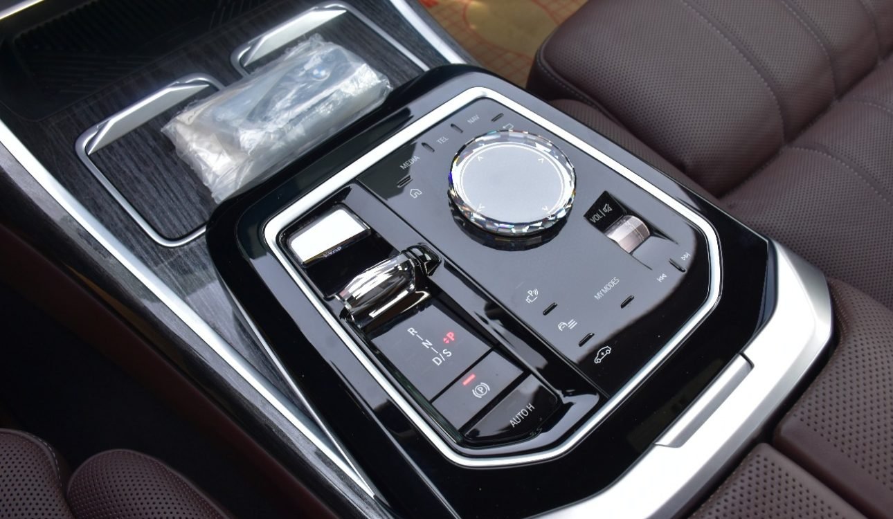 bmw 740i 2023