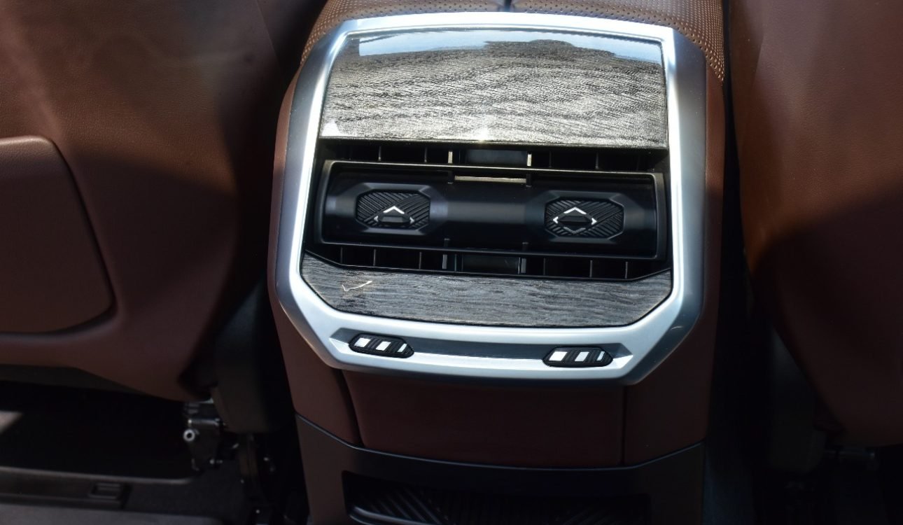 bmw 740i 2023