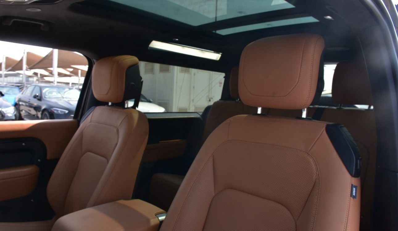 LAND ROVER DEFENDER