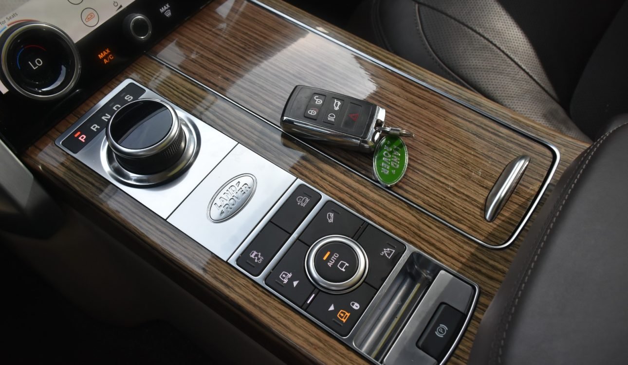 LAND ROVER RANGE ROVER SE 2019