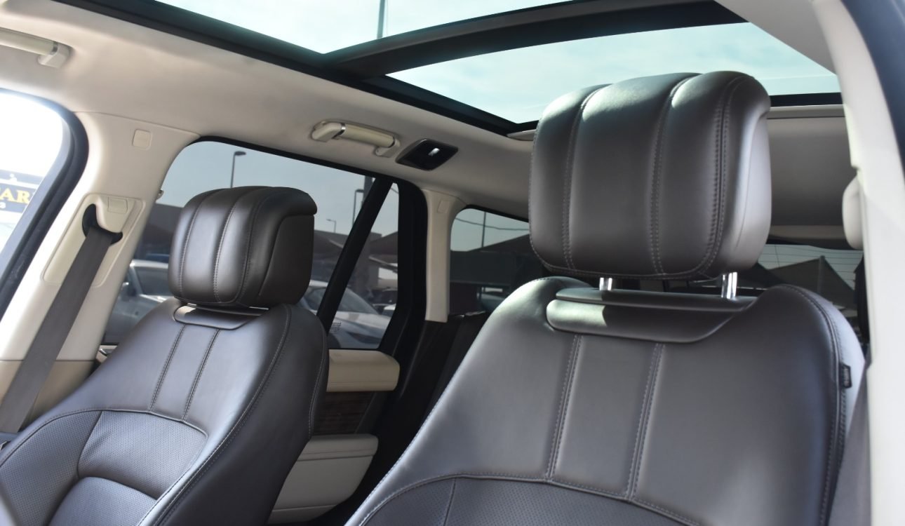 LAND ROVER RANGE ROVER SE 2019