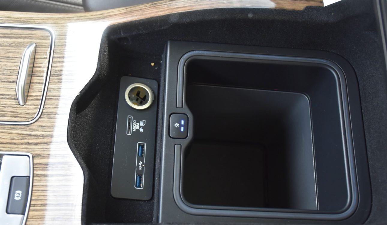 LAND ROVER RANGE ROVER SE 2019