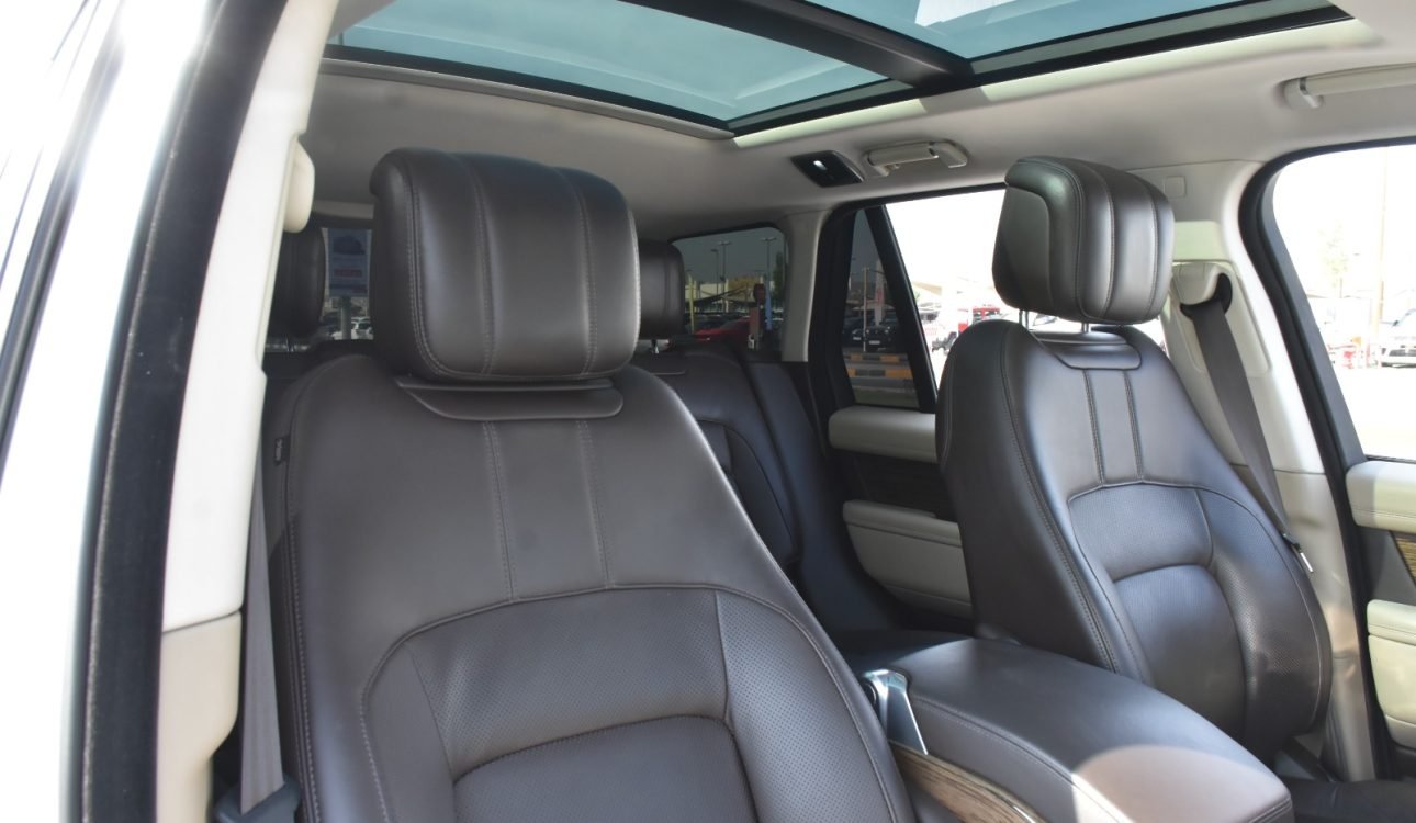 LAND ROVER RANGE ROVER SE 2019