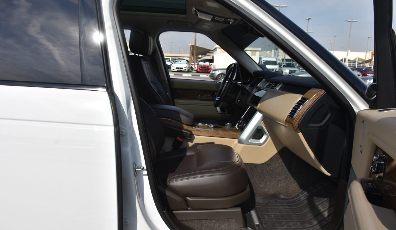 LAND ROVER RANGE ROVER SE 2019