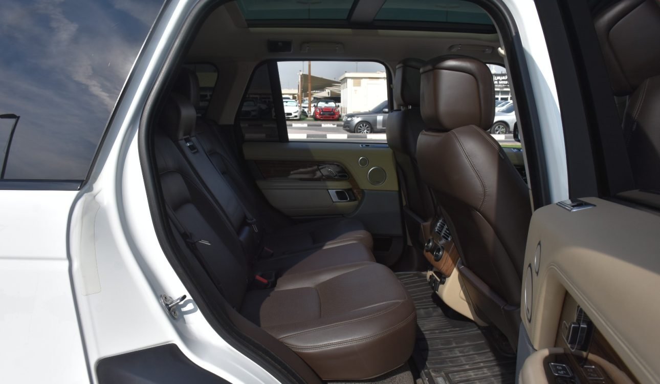 LAND ROVER RANGE ROVER SE 2019