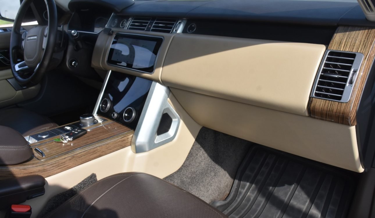 LAND ROVER RANGE ROVER SE 2019